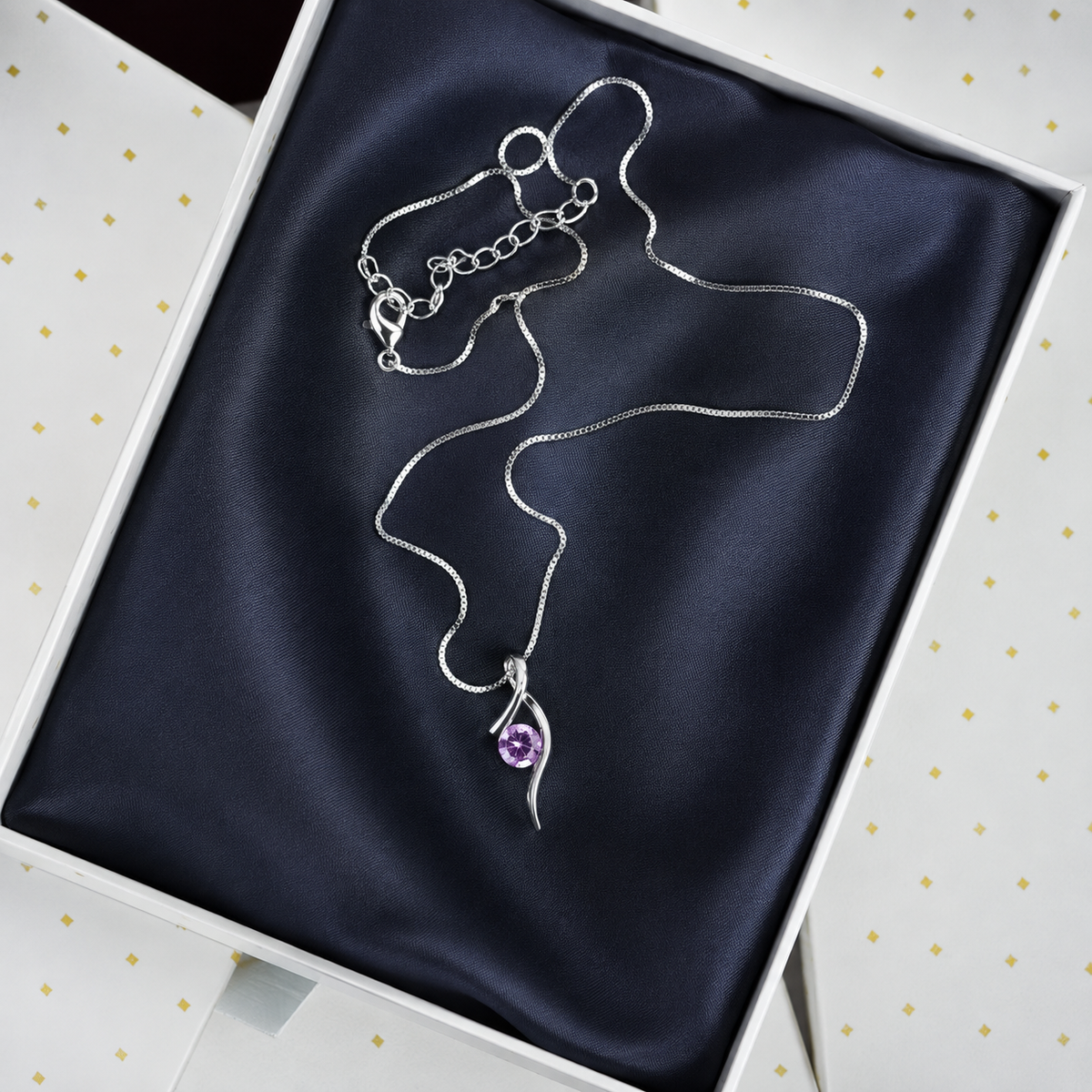 Curve Pendant Necklace